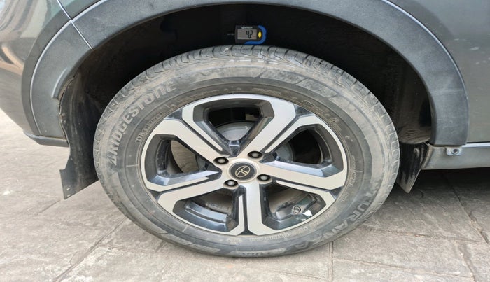 2022 Tata NEXON XZA PLUS PETROL, Petrol, Automatic, 25,649 km, tyre