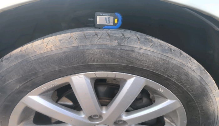 2010 Maruti SX4 VXI, CNG, Manual, 1,61,640 km, tyre