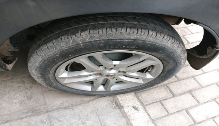 2020 Renault TRIBER RXZ AMT, Petrol, Automatic, 20,111 km, tyre