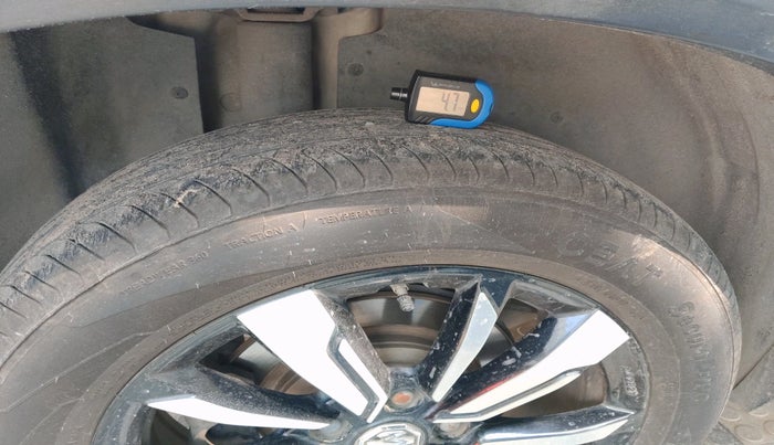 2019 MG HECTOR SHARP 2.0 DIESEL, Diesel, Manual, 1,17,645 km, tyre