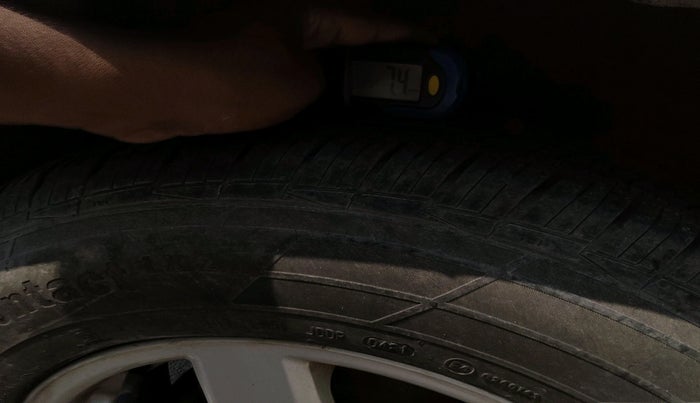 2012 Volvo XC 90 D5 AWD, Diesel, Automatic, 2,21,316 km, tyre