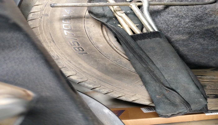 2016 Hyundai Elite i20 MAGNA 1.2, Petrol, Manual, 1,84,736 km, tyre