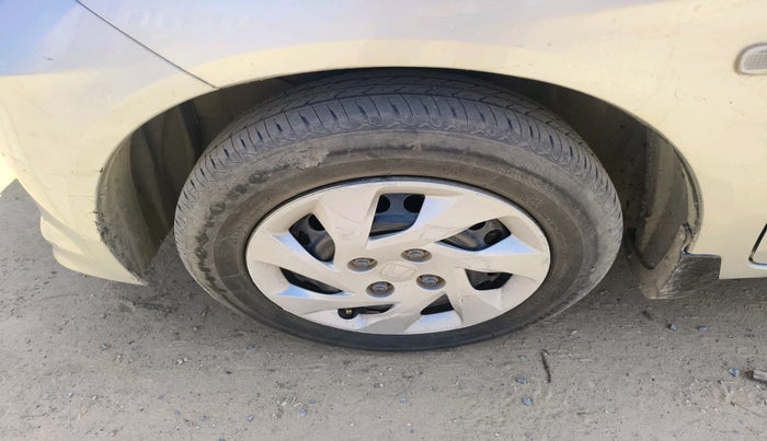 2015 Honda Amaze 1.5L I-DTEC S, Diesel, Manual, 1,57,102 km, tyre