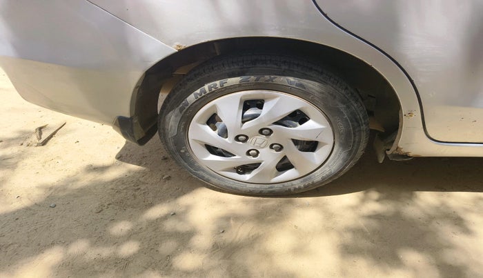 2015 Honda Amaze 1.5L I-DTEC S, Diesel, Manual, 1,57,102 km, tyre