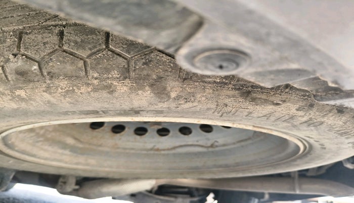 2022 Mahindra XUV700 AX 5 D MT 5 STR, Diesel, Manual, 1,30,636 km, tyre