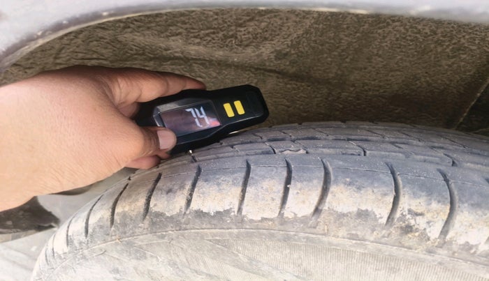 2016 Renault Kwid RXT 0.8, Petrol, Manual, 61,977 km, tyre