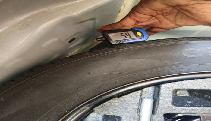 2022 Tata PUNCH ADVENTURE AMT, Petrol, Automatic, 47,173 km, tyre