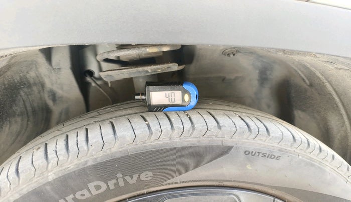 2022 Tata PUNCH ADVENTURE AMT, Petrol, Automatic, 47,173 km, tyre