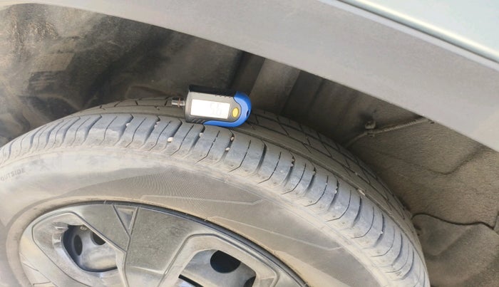 2022 Tata PUNCH ADVENTURE AMT, Petrol, Automatic, 47,173 km, tyre