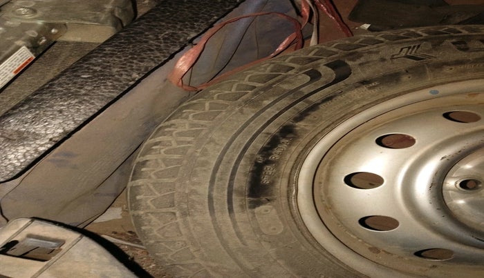 2011 Maruti Wagon R 1.0 LXI, Petrol, Manual, 43,539 km, tyre