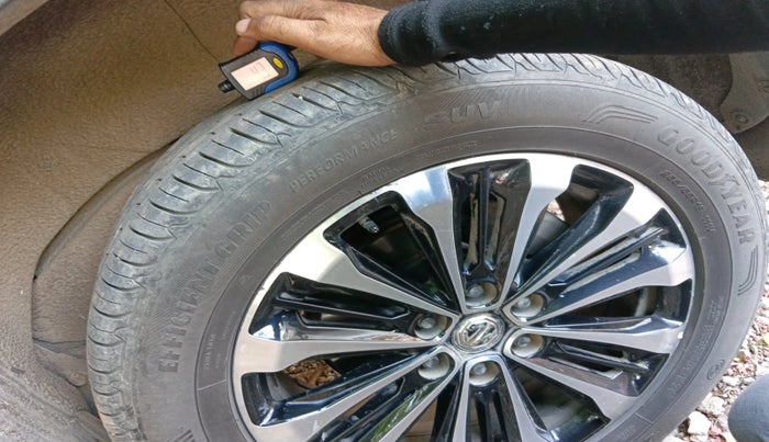 2022 MG GLOSTER SAVVY 7 STR 2.0 TWIN TURBO 4WD, Diesel, Automatic, 24,205 km, tyre