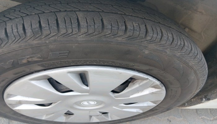 2012 Maruti Swift VDI, Diesel, Manual, 1,74,825 km, tyre