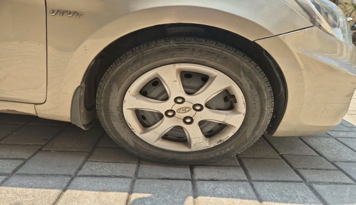 2012 Hyundai Verna FLUIDIC 1.6 VTVT EX, Petrol, Manual, 74,916 km, tyre