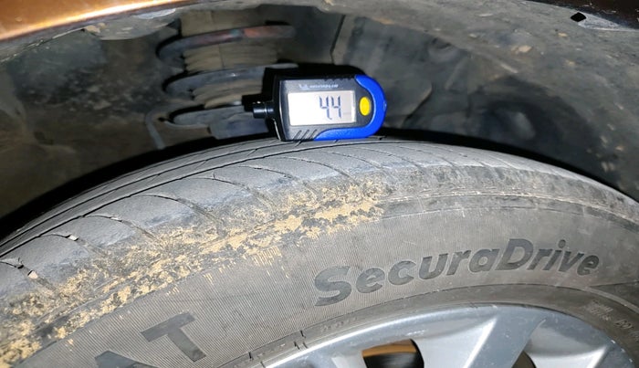 2017 Nissan Sunny XL CVT, Petrol, Automatic, 72,339 km, tyre