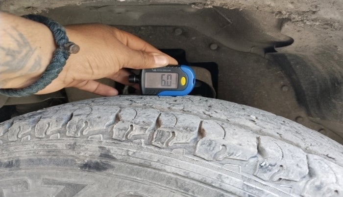 2017 Mahindra TUV300 T6 PLUS, Diesel, Manual, 86,804 km, tyre