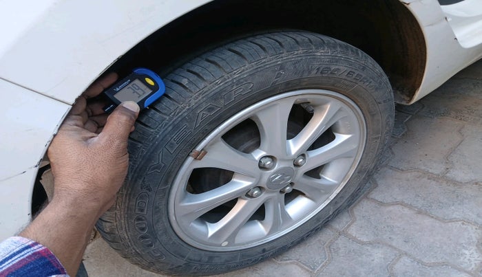 2015 Hyundai Grand i10 ASTA 1.2 KAPPA VTVT, Petrol, Manual, 37,481 km, tyre