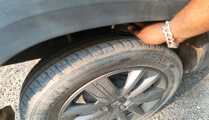 2021 Renault Kwid CLIMBER 1.0 AMT (O), Petrol, Automatic, 42,422 km, tyre