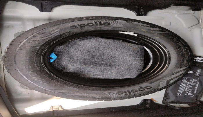 2021 Hyundai Creta E 1.5 PETROL, Petrol, Manual, 15,111 km, tyre