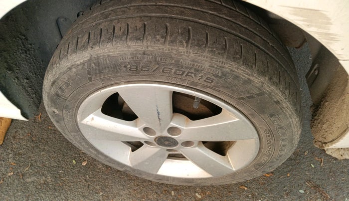 2015 Skoda Rapid AMBITION 1.6 MPI MT, Petrol, Manual, 52,751 km, tyre