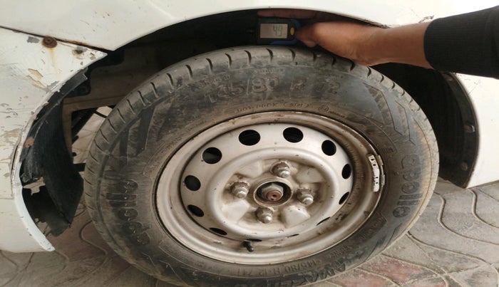 2013 Hyundai Eon D-LITE+, CNG, Manual, 97,633 km, tyre