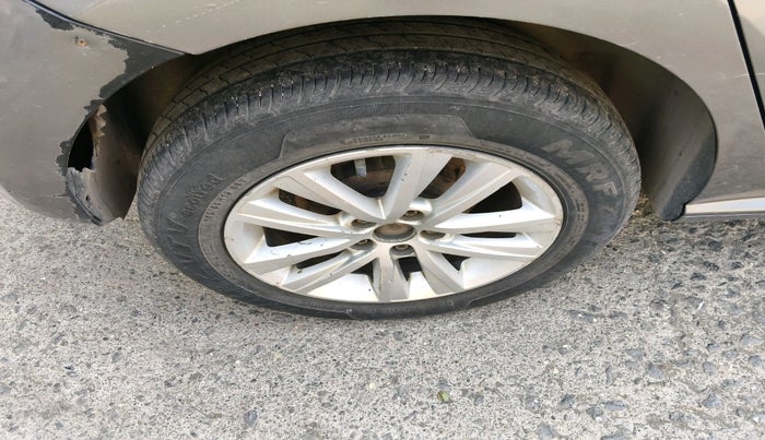 2012 Volkswagen Polo HIGHLINE1.2L, Petrol, Manual, 64,177 km, tyre