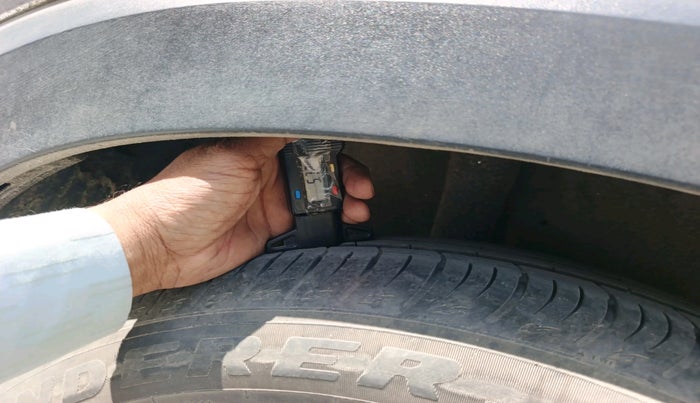 2020 KIA SONET HTK PLUS 1.5 AT, Diesel, Automatic, 1,18,579 km, tyre