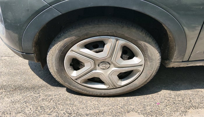 2021 Tata NEXON XMA SUNROOF PETROL, Petrol, Automatic, 40,064 km, tyre