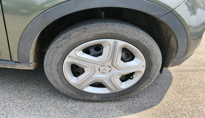 2021 Tata NEXON XMA SUNROOF PETROL, Petrol, Automatic, 40,064 km, tyre