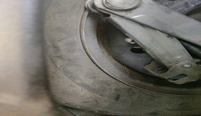 2018 Maruti Wagon R 1.0 LXI CNG, CNG, Manual, 64,752 km, tyre