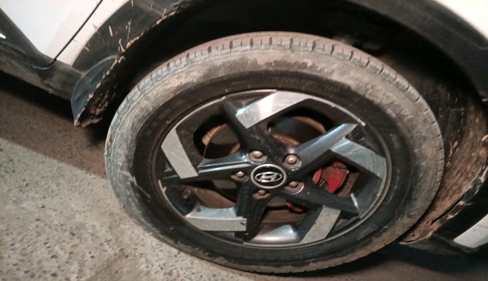 2020 Hyundai VENUE SX 1.0 TURBO, Petrol, Manual, 82,787 km, tyre