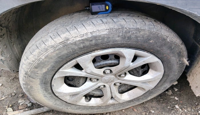 2020 KIA SONET HTE 1.2, Petrol, Manual, 84,111 km, tyre