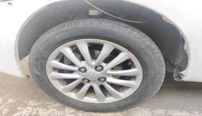 2011 Toyota Etios G, Petrol, Manual, 2,01,122 km, tyre