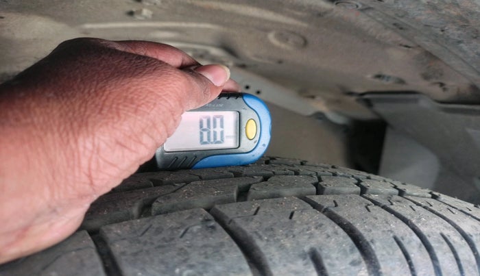 2021 Toyota Innova Crysta 2.4 GX 7 STR, Diesel, Manual, 40,697 km, tyre