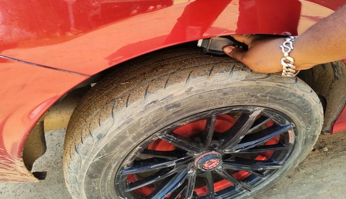 2017 Ford Figo Aspire TITANIUM 1.2 PETROL, Petrol, Manual, 98,775 km, tyre