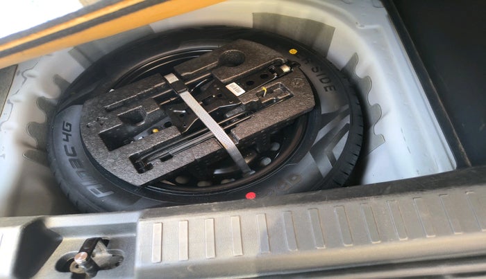 2022 Volkswagen TAIGUN TOPLINE 1.0 TSI AT, Petrol, Automatic, 35,862 km, tyre