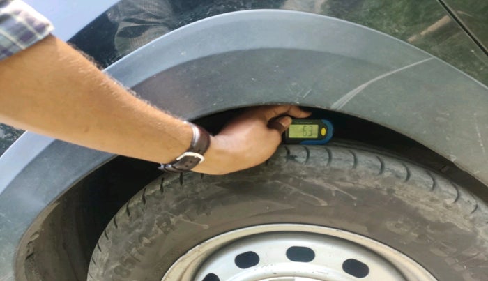 2018 Mahindra KUV 100 NXT K2 P 6 STR, Petrol, Manual, 1,07,081 km, tyre