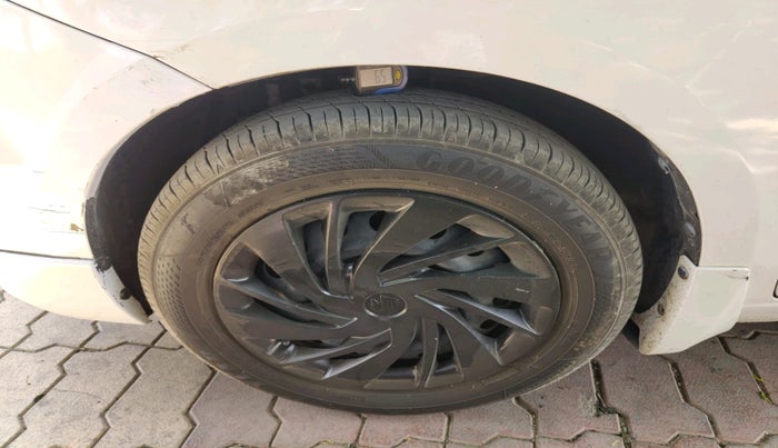 2017 Maruti Ertiga VDI SHVS, Diesel, Manual, 1,06,705 km, tyre