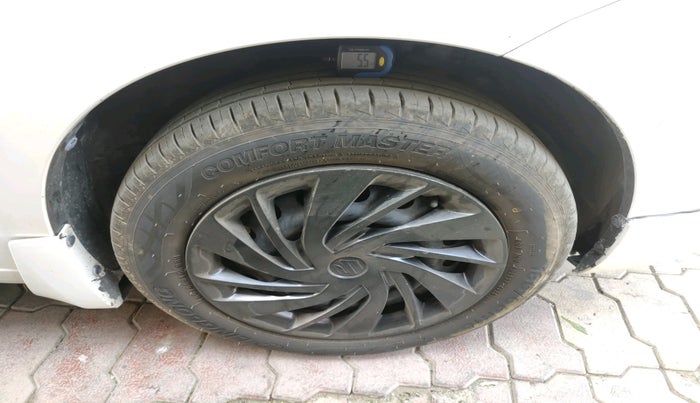 2017 Maruti Ertiga VDI SHVS, Diesel, Manual, 1,06,705 km, tyre