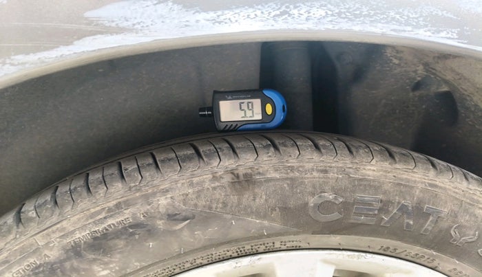 2015 Maruti Ciaz ZXI, Petrol, Manual, 73,900 km, tyre