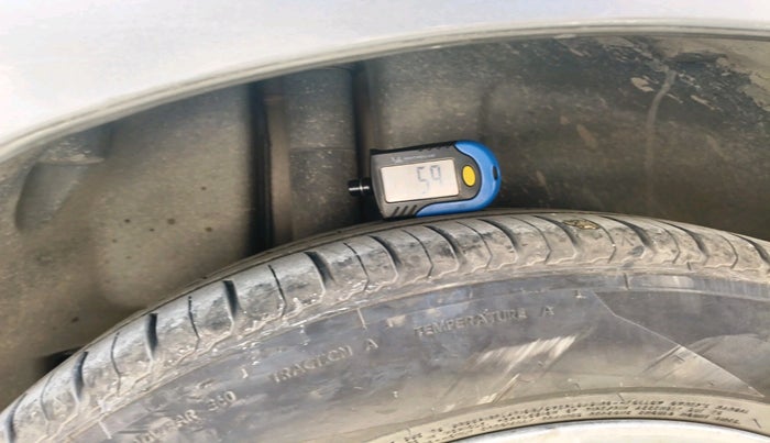 2015 Maruti Ciaz ZXI, Petrol, Manual, 73,900 km, tyre