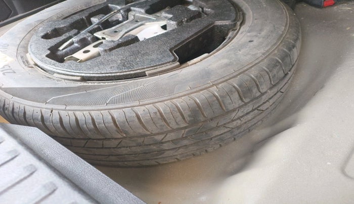 2018 Maruti Vitara Brezza ZDI, Diesel, Manual, 1,32,556 km, tyre