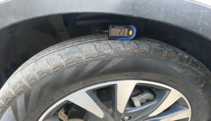 2019 Maruti S Cross DELTA 1.3, Diesel, Manual, 2,08,854 km, tyre