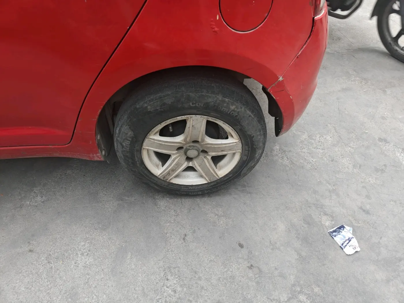 2007 Maruti Swift VXI 1.3, Petrol, Manual, 1,39,638 km, tyre