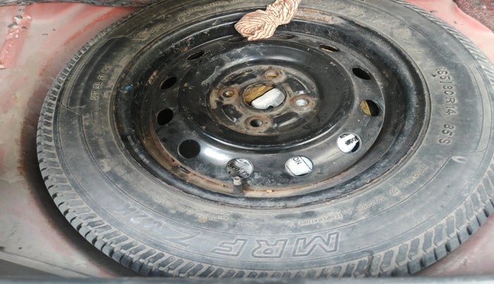 2007 Maruti Swift VXI 1.3, Petrol, Manual, 1,39,638 km, tyre