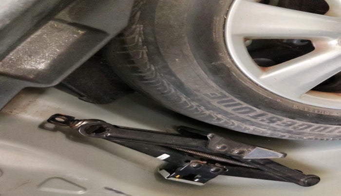 2012 Toyota Corolla Altis G AT PETROL, Petrol, Automatic, 67,495 km, tyre