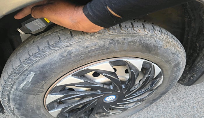 2019 Maruti New Wagon-R LXI CNG 1.0, CNG, Manual, 86,007 km, tyre