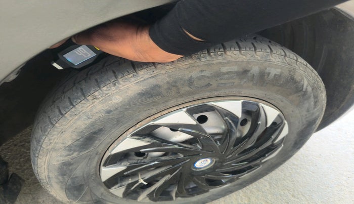 2019 Maruti New Wagon-R LXI CNG 1.0, CNG, Manual, 86,007 km, tyre