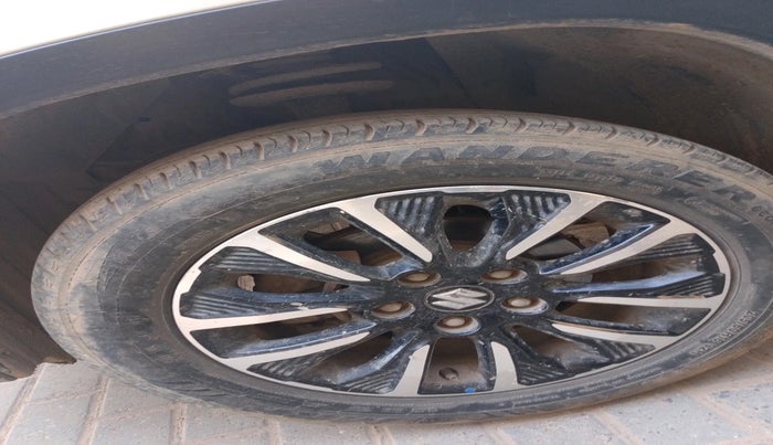 2021 Maruti Vitara Brezza LXI, Petrol, Manual, 32,214 km, tyre