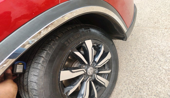 2019 MG HECTOR SHARP 2.0 DIESEL, Diesel, Manual, 1,42,426 km, tyre