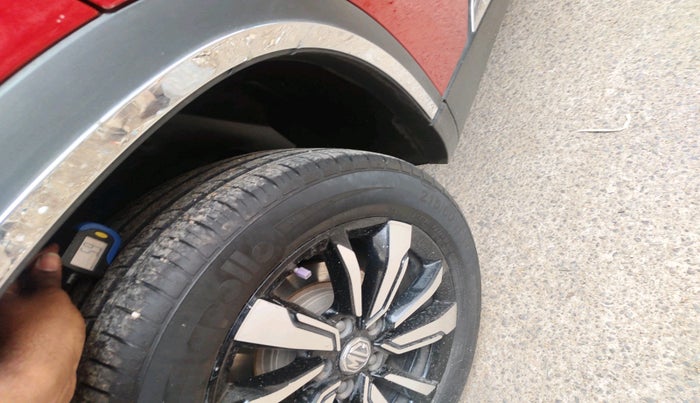 2019 MG HECTOR SHARP 2.0 DIESEL, Diesel, Manual, 1,42,426 km, tyre